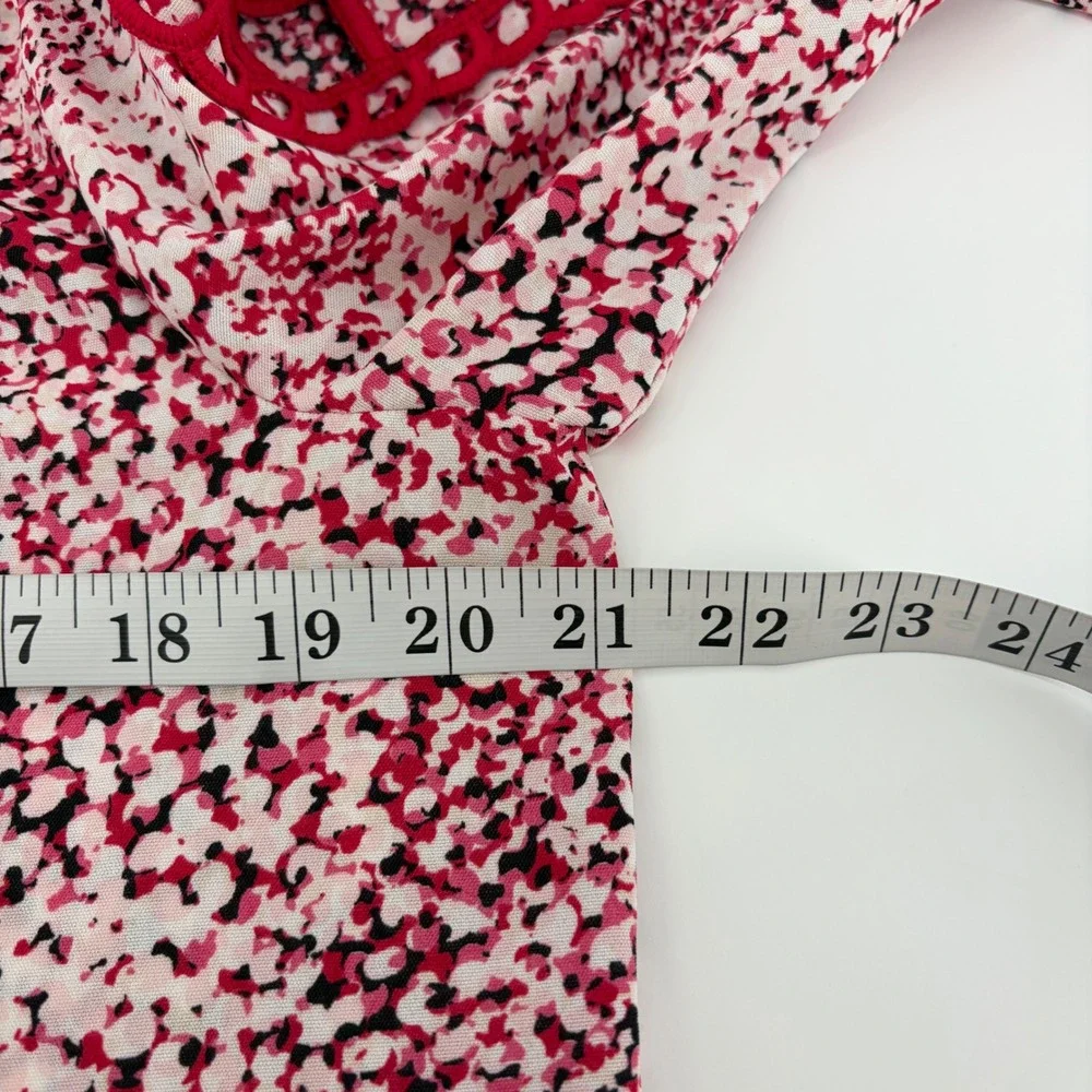 olivia & martin women's size medium pink white print cutout sleeve‎ blouse